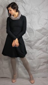 Kapuzenkleid schwarz