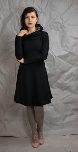 Kapuzenkleid schwarz