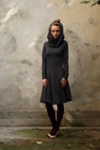 Kapuzenkleid Anthrazit
