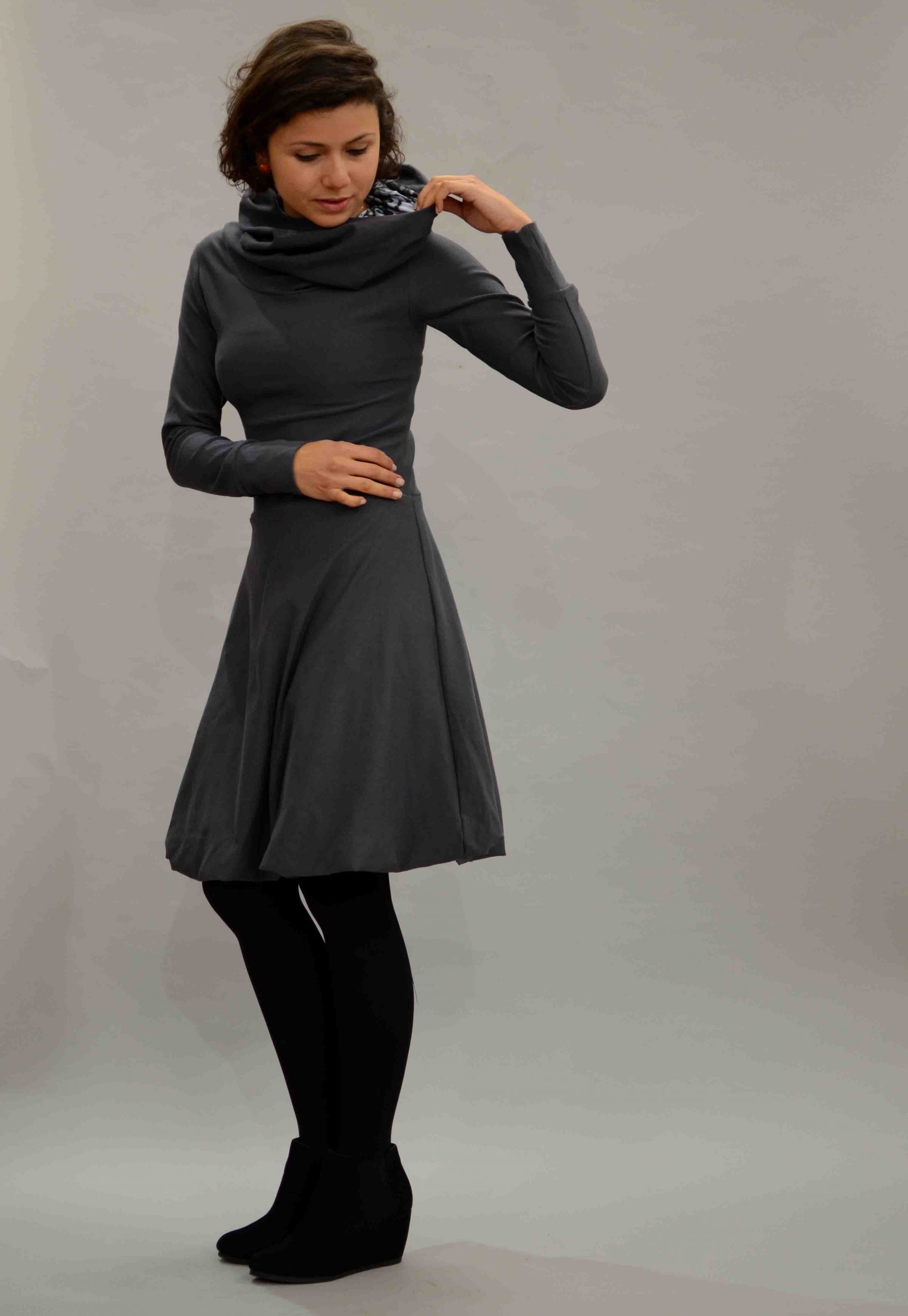 grau1 medium Kapuzenkleid grau