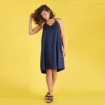 blaues Trägerkleid