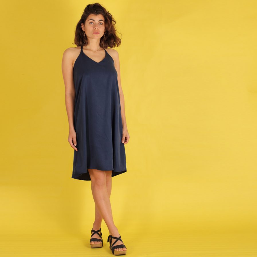 blaues Trägerkleid