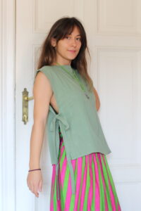 Ärmellose Wickelbluse Damen vorne geknotet – ManduTrap Deda Sommerbluse