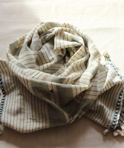 Satya Unisex Schal Bio Baumwolle handgewebt in Grau Creme Petrol – ManduTrap