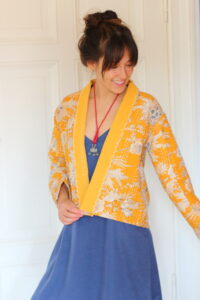 Kantha Jacke Sunaja gelb Innenseite gezeigt — recycelte Baumwolle Handarbeit